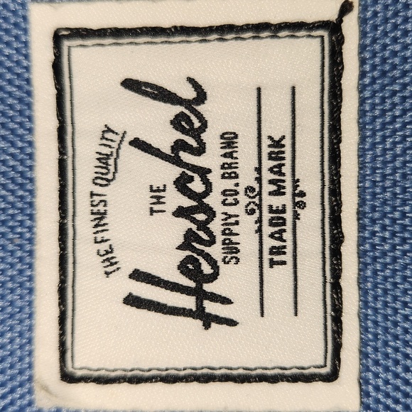 HERSHEL SUPPLY COMPANY Sprout Change Mat In Blue And Navy - Picture 9 of 11